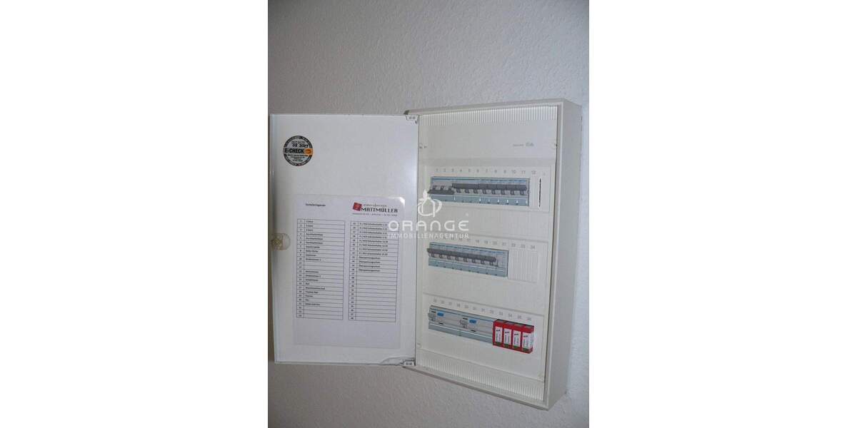 ***TOP: Erstbezug nach Sanierung :sonnige 4,5 -ZKB auf 93 QM WFL, Stadtmitte, im Hinterhaus nahe HBF 4 zimmer