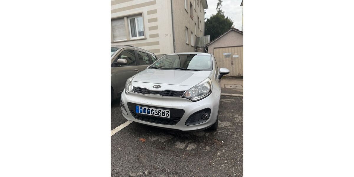 Kia Rio 64.231 km 9.300 &euro; Stuttgart 70182