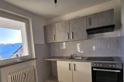 3. OG - FAHRSTUHL IM HAUS - Tolles großes Wohnzimmer, gemütliche Loggia - Tageslichtbad mit Wanne 2 zimmer