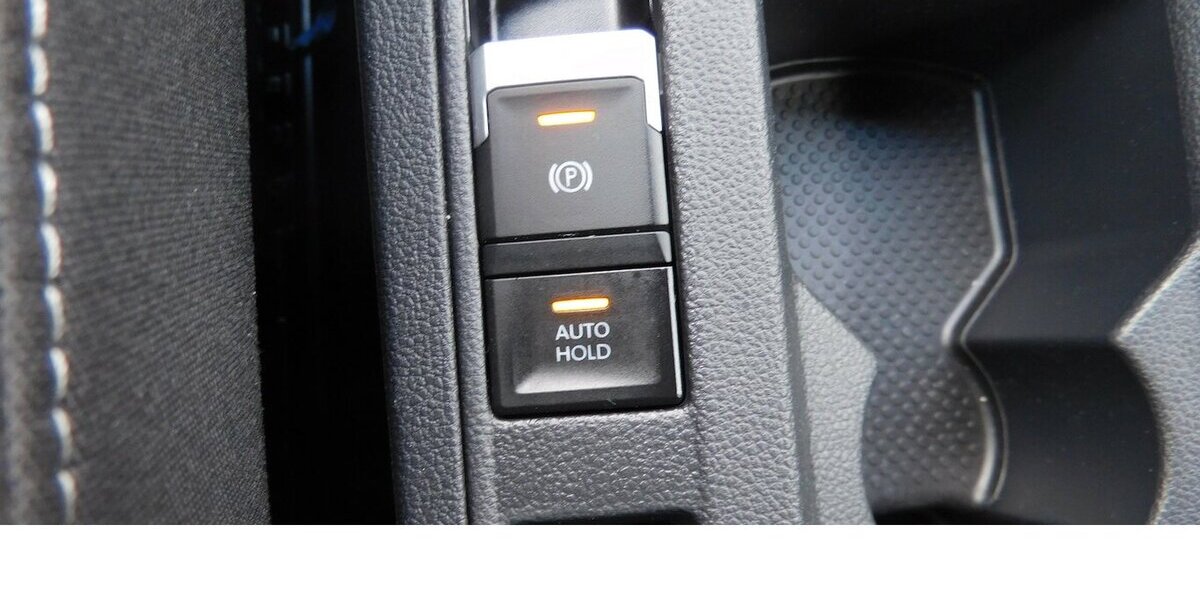 VW T-Roc 1.0 R-Line TSI BMT Navi Klima 14.200 km 21.690 &euro; Vordorf 38533