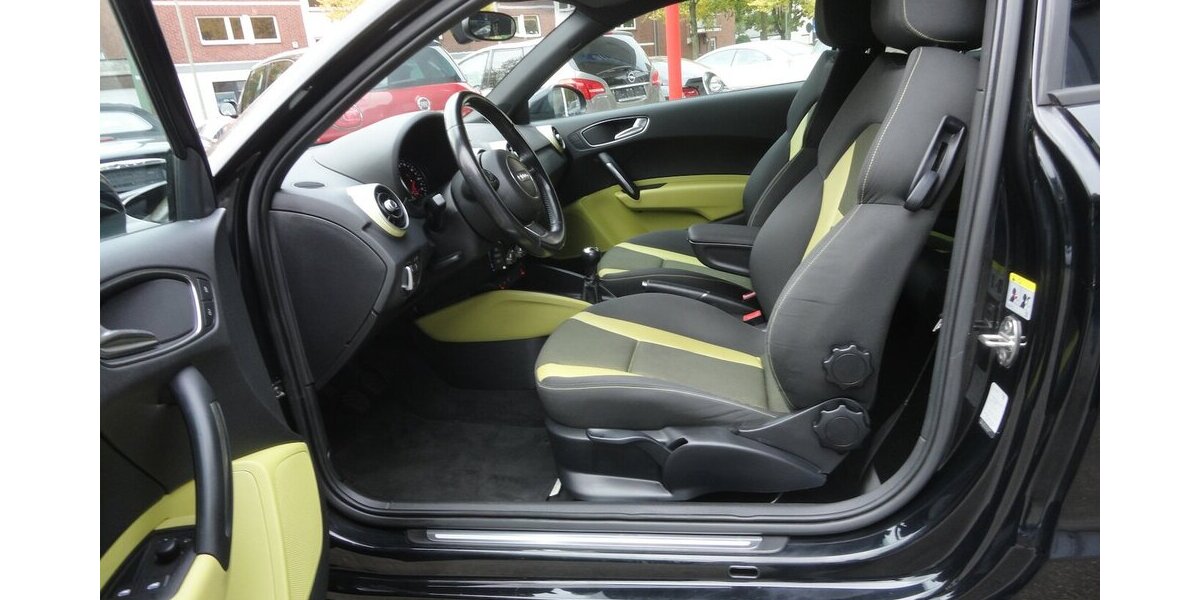 Audi A1 ambition 1,2 TFSI Klimaautom.SHZ PDC Alu17 105.000 km 7.390 &euro; Neuss 41462