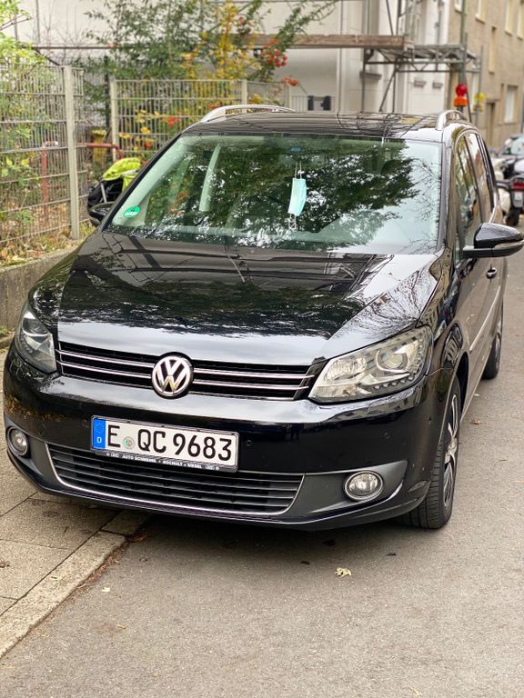 VW Touran 240.913 km 6.900 € Essen 45143