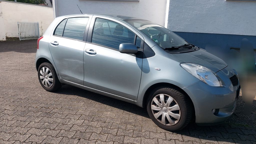 Toyota Yaris 78.000 km 4.890 &euro; Mühlheim 60165