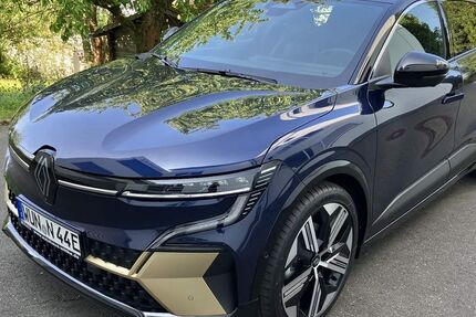Renault Megane E-TECH 5.460 km 43.900 € Wunsiedel 95632