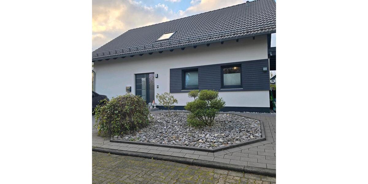 Einfamilienhaus Netphen - 7 Zimmer, 208 m&sup2;, 649.000&euro; | Angebot:26767540