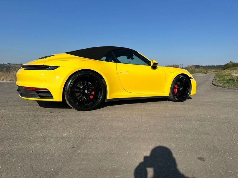 992