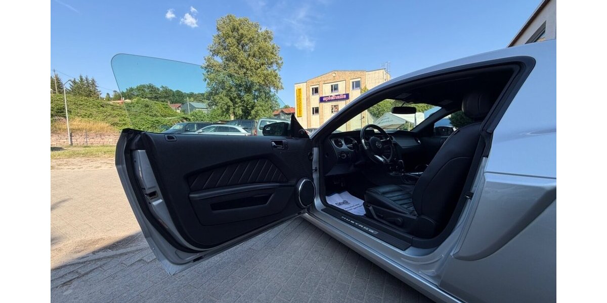 Ford Mustang 3,7 LED LEDER 130.000 km 16.999 &euro; Rudolstadt 07407