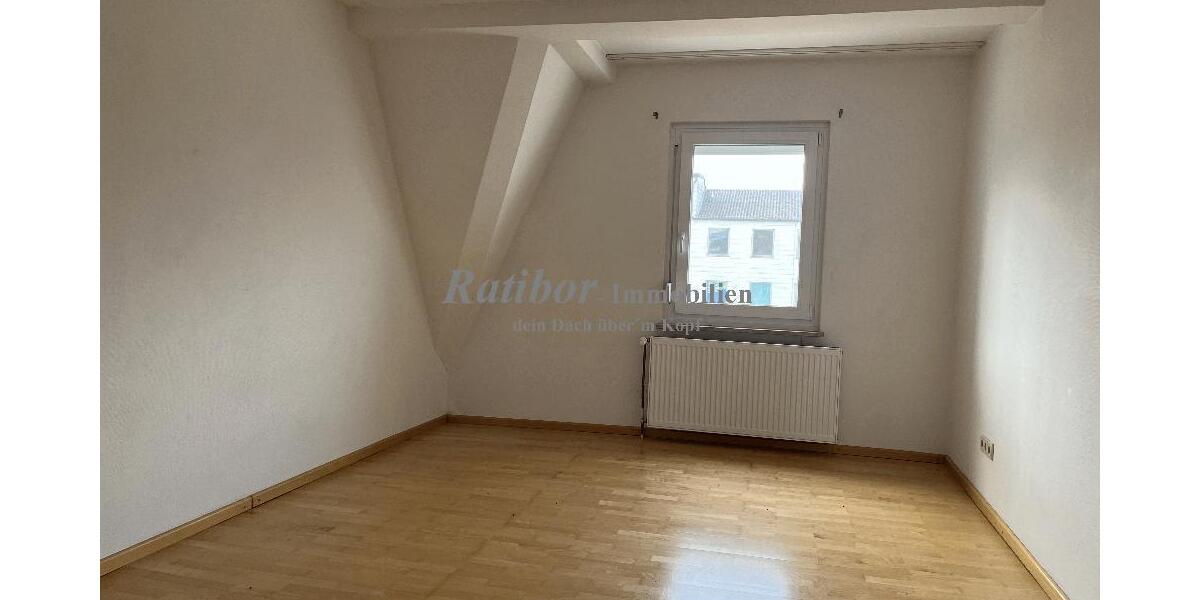 Außergewöhnliche und sehr großzügige 5 Zimmer Mansardenwohnung mit Dachterrasse und Wintergarten - Terrassenwohnung Roth Eckersmühlen | Angebot:26737654