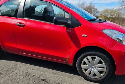 Toyota Yaris 125.000 km 3.465 &euro; Flossenbuerg 92696