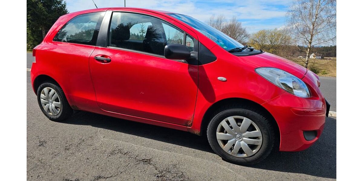 Toyota Yaris 125.000 km 3.465 &euro; Flossenbuerg 92696