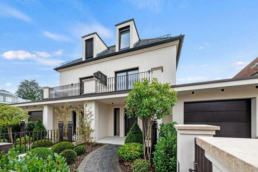 Haus zum Kaufen in München 2.480.000 € 234.29 m²