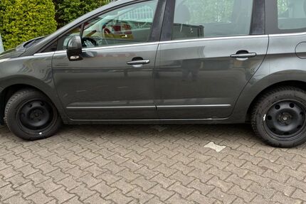 Peugeot 5008 149.000 km 8.500 &euro; Xanten 46509