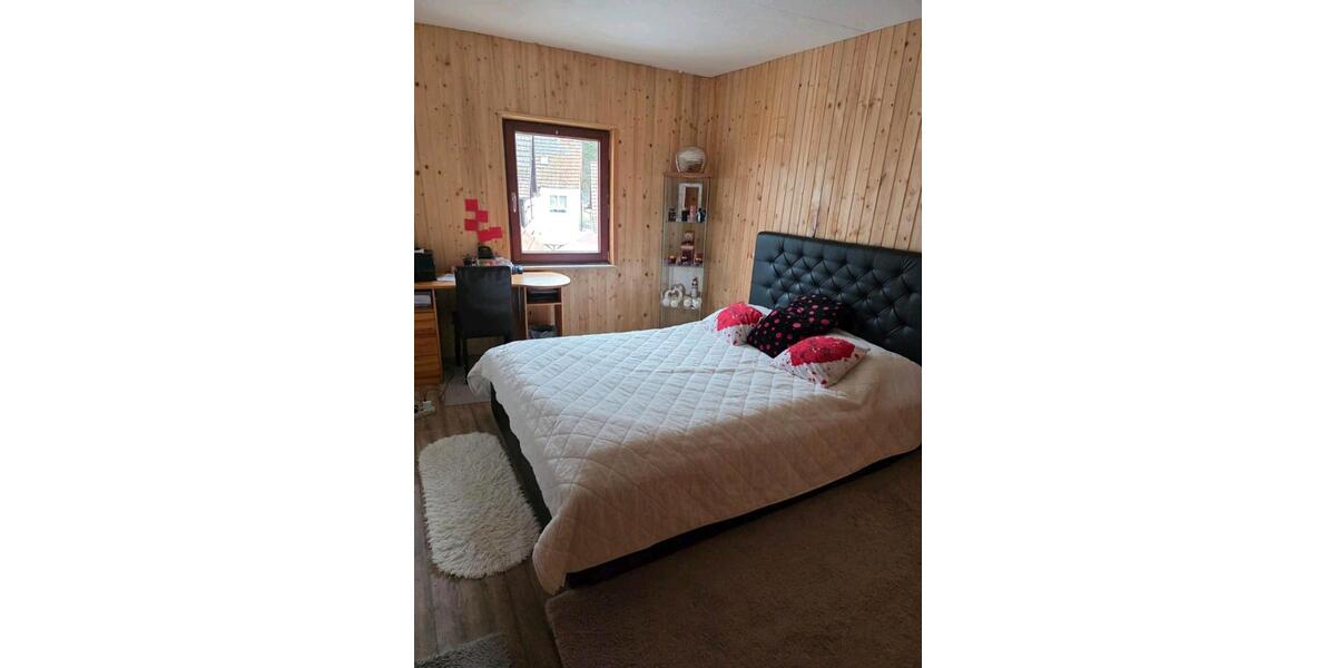 Etagenwohnung Gernsbach - 4 Zimmer, 94 m&sup2;, 1.150&euro; | Angebot:26148944