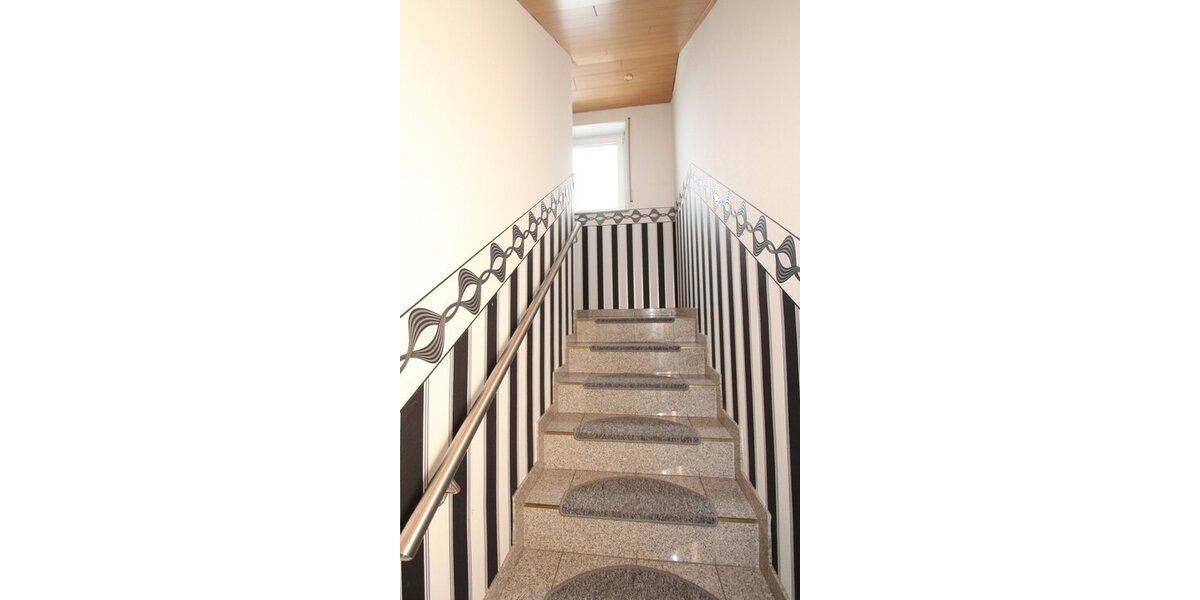 Sontra, 2 Fam.Hs. - Zweifamilienhaus Sontra | Angebot:9336461