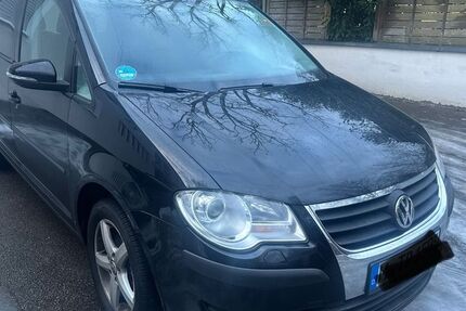 VW Touran 269.000 km 2.450 &euro; München 81829