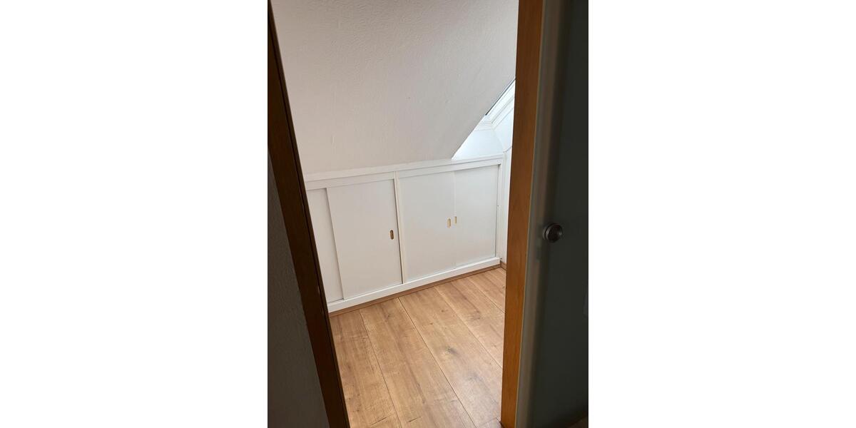 Dachgeschoßwohnung Neunkirchen - 2 Zimmer, 85 m&sup2;, 740&euro; | Angebot:26123033