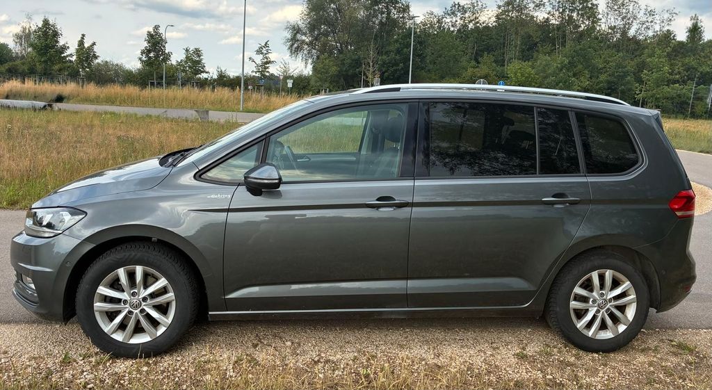 VW Touran 101.000 km 15.900 &euro; Pfaffenhofen 89284