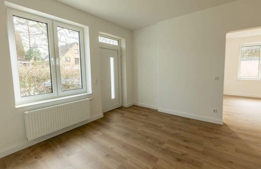 Helle 4-Zimmer-Wohnung mit kleinem Garten und Stellplatz – Erstbezug nach Sanierung