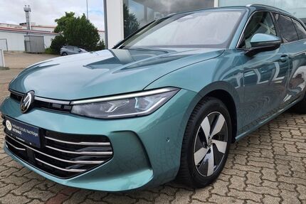 VW Passat 8.194 km 41.490 € Teterow 17166