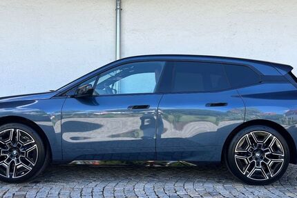 BMW iX 7.140 km 84.490 &euro; München 81245