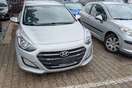 Hyundai i30 219.458 km 2.990 &euro; München 81243