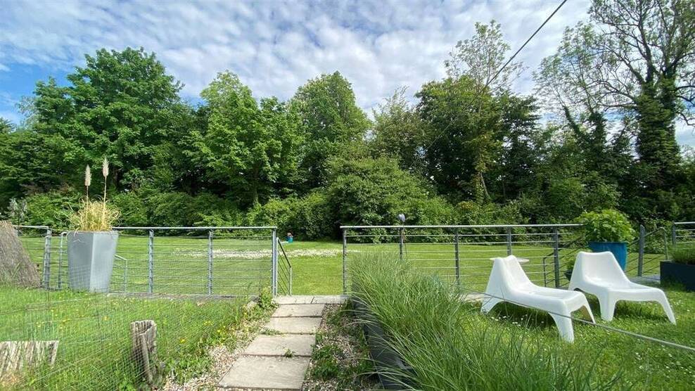 MODERNISIERTES RMH MIT TERRASSE UND TG-STELLPLATZ IN BELIEBTER LAGE AM GALGENBERG