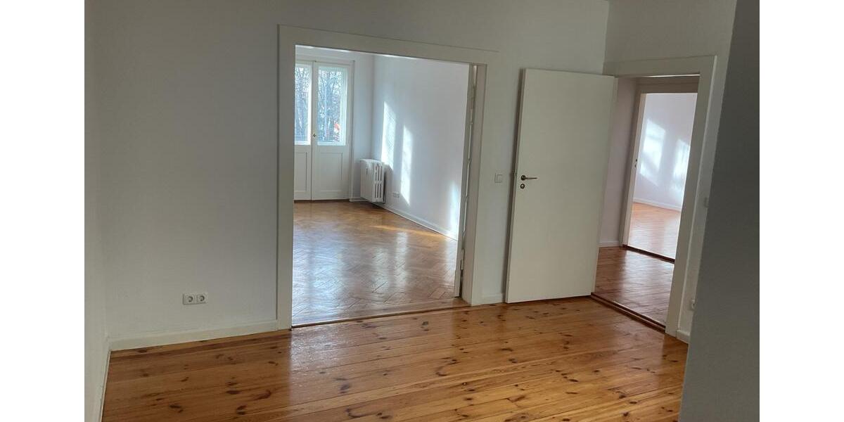 Etagenwohnung Kleinmachnow - 3.5 Zimmer, 83 m&sup2;, 1.600&euro; | Angebot:25591387