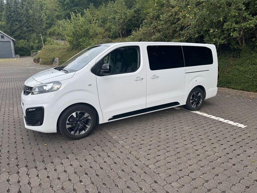 Zafira Life