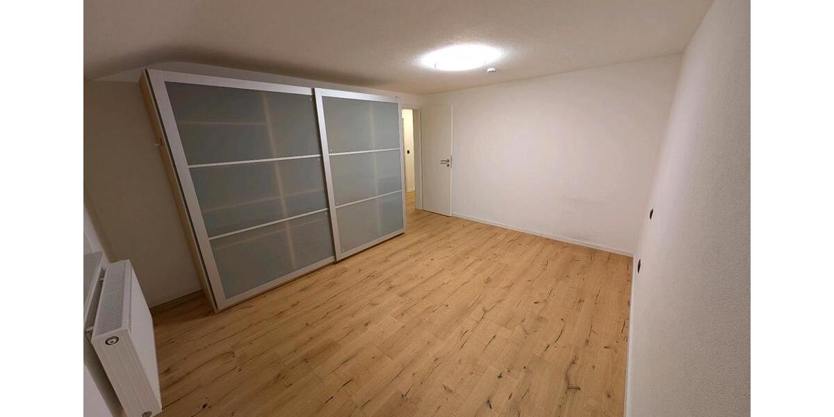 Dachgeschoßwohnung Leinfelden-Echterdingen Echterdingen - 3.5 Zimmer, 70 m&sup2;, 650&euro; | Angebot:25994983
