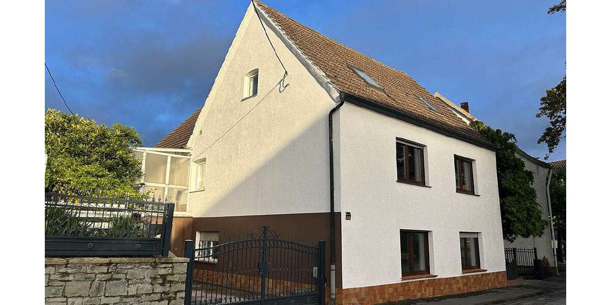 Haus zum Kaufen in Anröchte 198.000 € 244 m² 9 zimmer