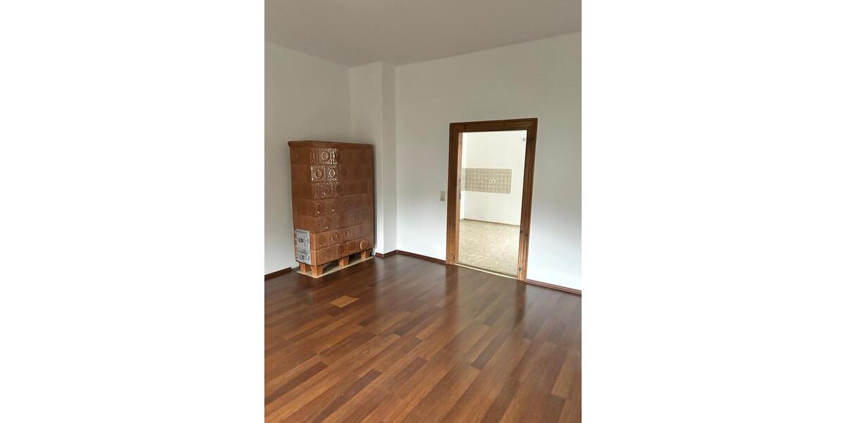 Dachgeschoßwohnung Weida - 3 Zimmer, 87 m&sup2;, 395&euro; | Angebot:24672573