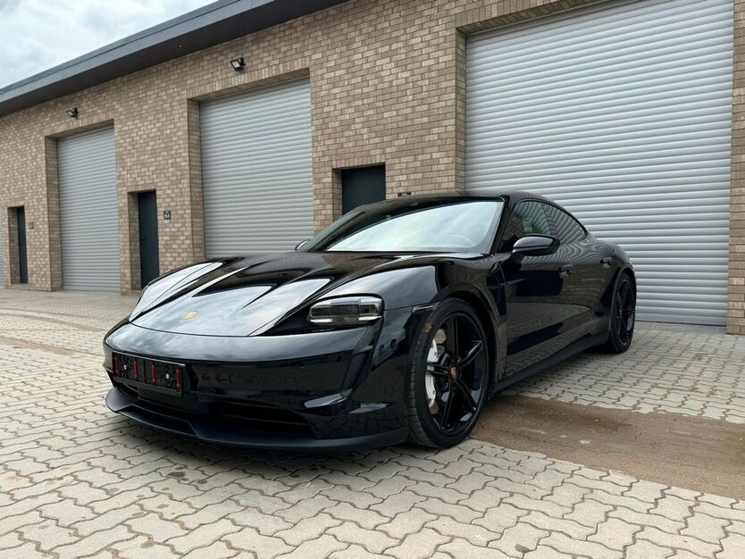 Porsche Taycan 28.500 km 67.990 € Riedering 83083