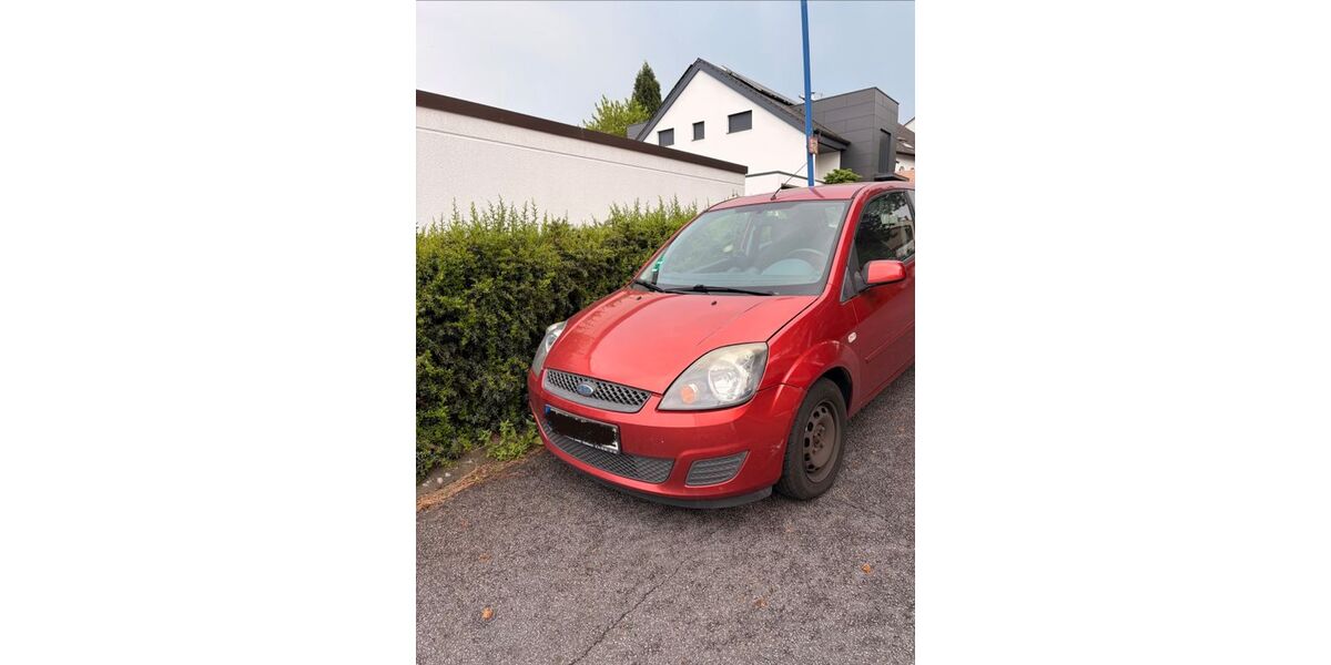 Ford Fiesta 125.927 km 2.500 &euro; Waldbronn 76337