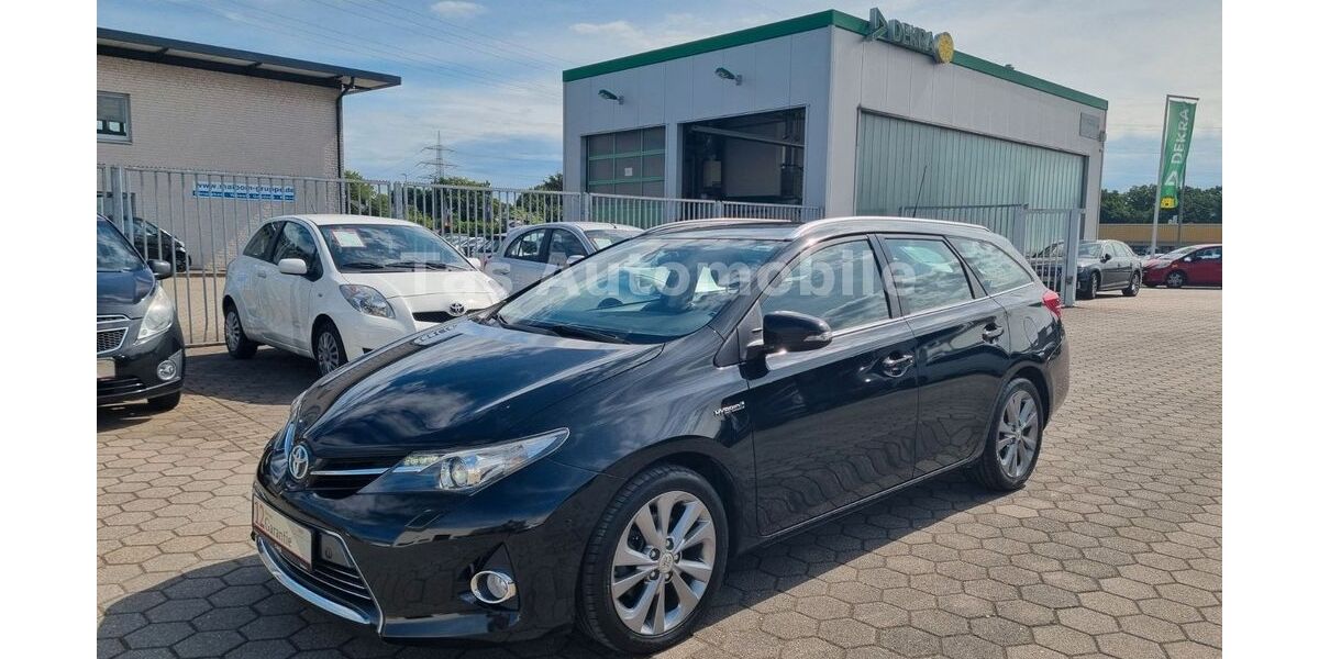 Toyota Auris 129.000 km 11.599 &euro; Dinslaken 46539
