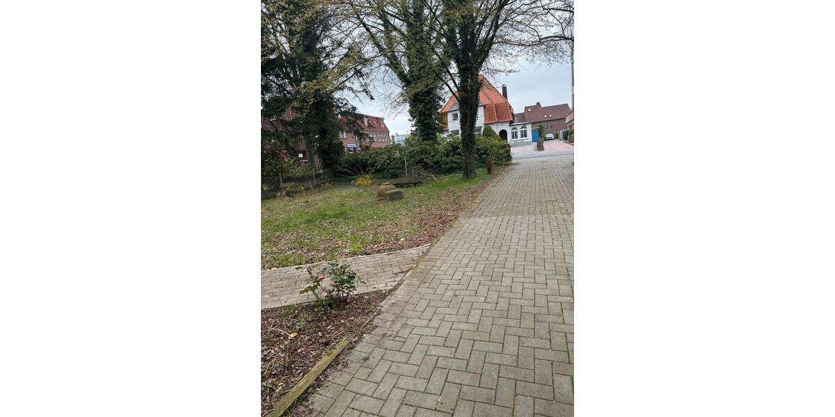 Etagenwohnung Varel - 4 Zimmer, 150 m&sup2;, 1.100&euro; | Angebot:26267997