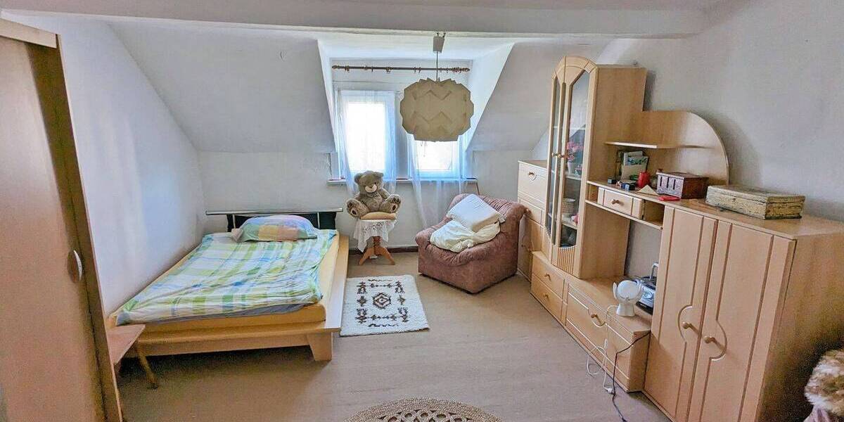 Doppelhaushälfte Hildburghausen Häselrieth - 5 Zimmer, 120 m&sup2;, 49.000&euro; | Angebot:25679321