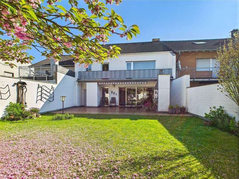 Haus zum Kaufen in Düren 325.000 € 163 m²