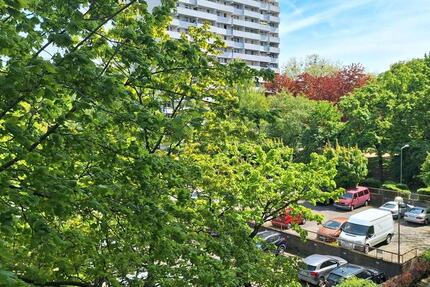 3 Zimmer Wohnung in Frankfurt - 1400 € kalt .