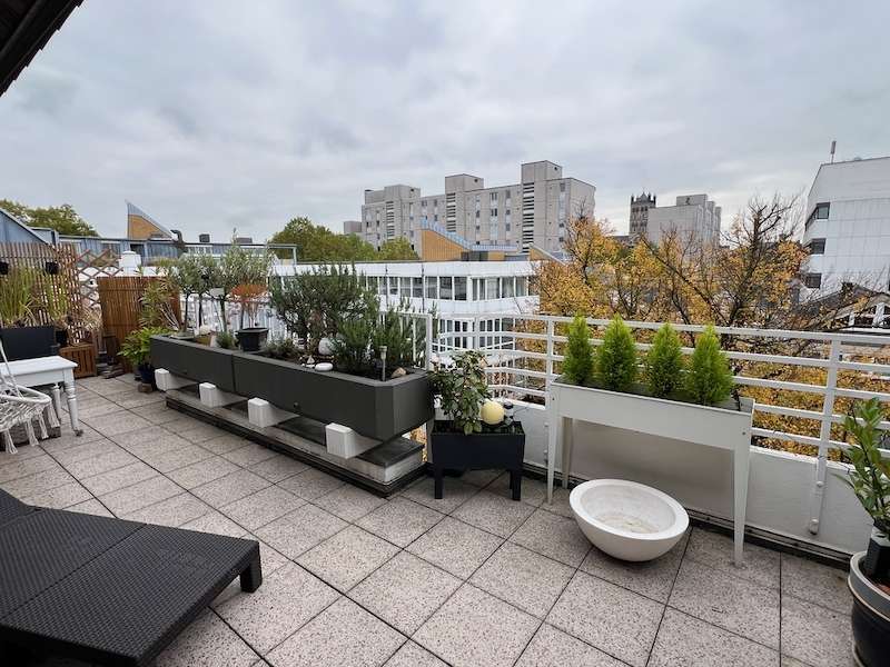 Haus zum Kaufen in Neuss Innenstadt 2.050.000 € 644.72 m² 23 zimmer