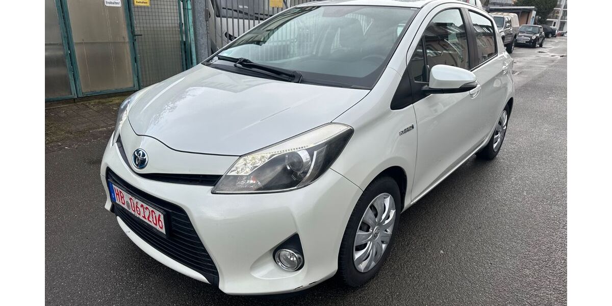 Toyota Yaris 129.800 km 7.900 &euro; Bremen 28215