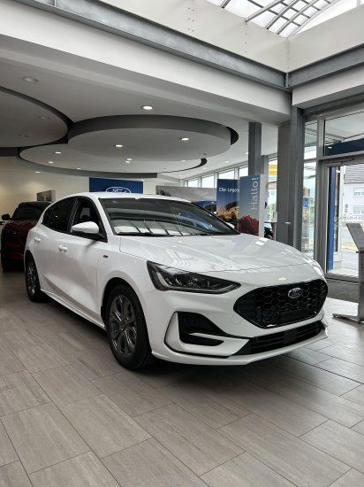 Ford Focus 10.000 km 28.980 &euro; Nabburg 92507