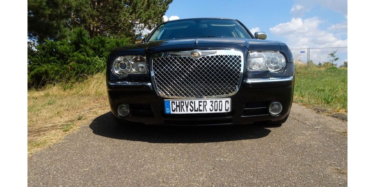 Chrysler 300C 140.600 km 9.400 &euro; Wertheim 97877