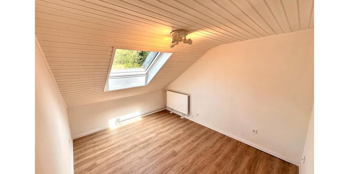 Doppelhaushälfte Hemer - 8 Zimmer, 155 m&sup2;, 1.399&euro; | Angebot:26283572
