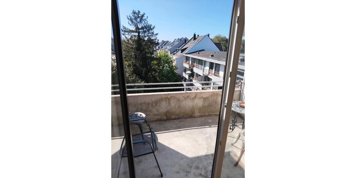 Dachgeschoßwohnung Hilden - 3 Zimmer, 120 m&sup2;, 1.900&euro; | Angebot:26336396