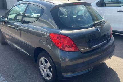 Peugeot 207 157.869 km 1.000 &euro; Titisee-Neustadt 79822