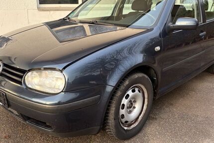 VW Golf 253.000 km 650 &euro; Bruchsal 76646