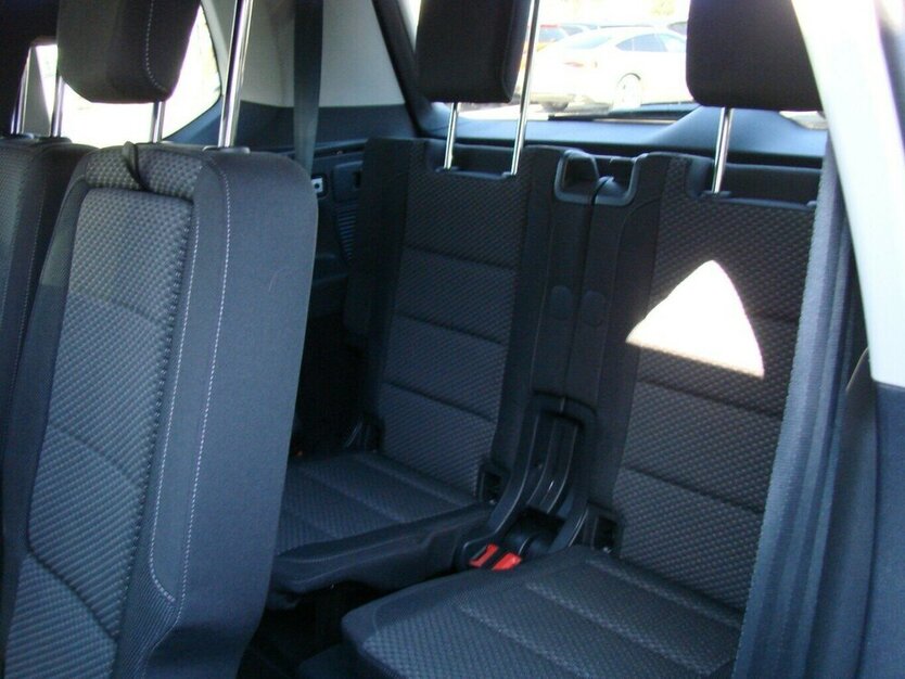 Touran 1.5TSI Comfortline 7-Sitzer ACC Standheizun