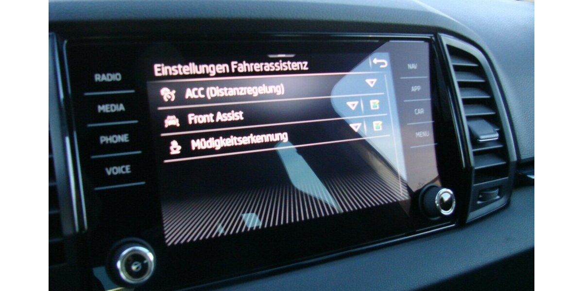 Skoda Karoq 2,0TDi 4x4 Sportline ACC AHK SHZ Matrix 13.915 km 35.980 &euro; Falkensee 14612