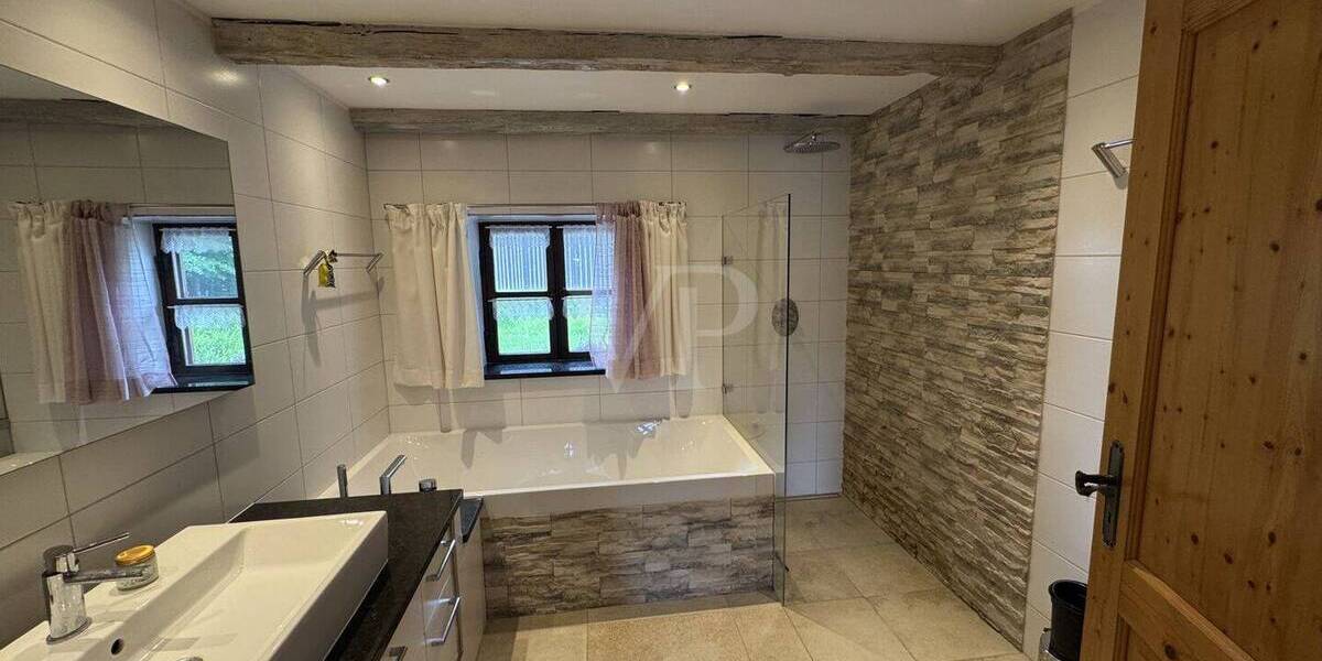 Einfamilienhaus Schöllnach - 1 Zimmer, 282 m&sup2;, 749.000&euro; | Angebot:26674244