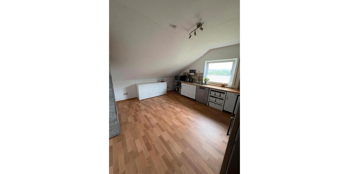 Dachgeschoßwohnung Lennestadt - 1 Zimmer, 82 m&sup2;, 750&euro; | Angebot:26664005